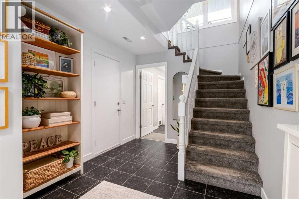 88 Coachway Gardens SW — photo 4
