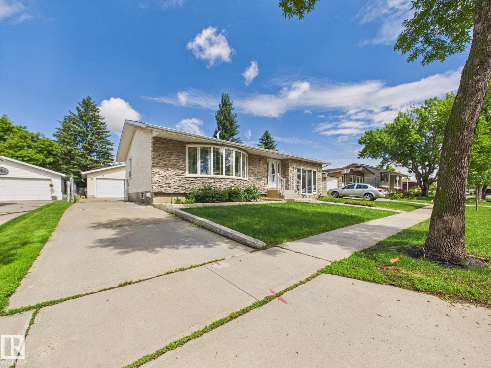 15 Akins DR — photo 3