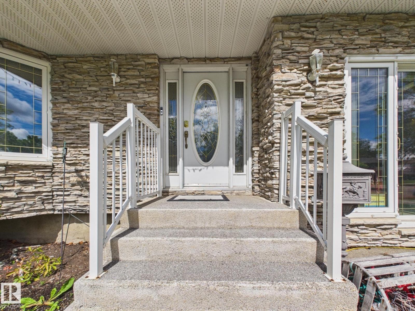 15 Akins DR — photo 5