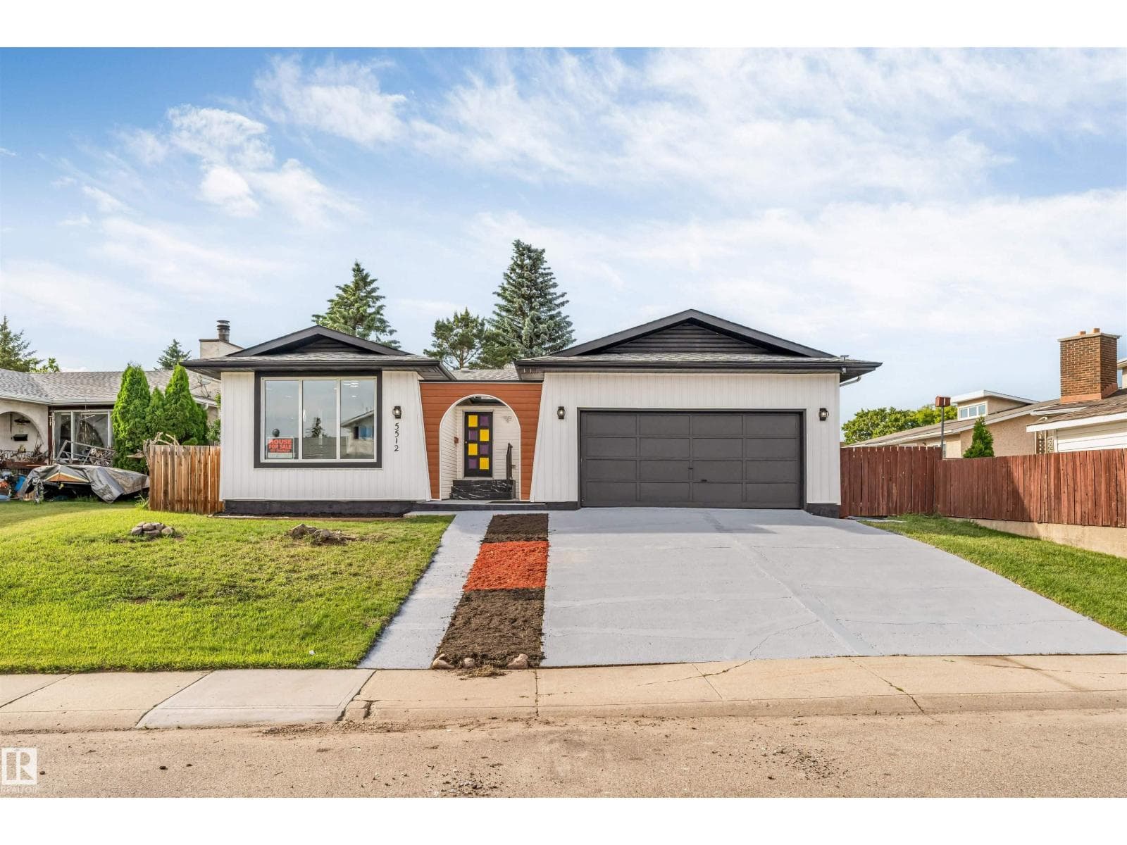 5512 150 AV NW — photo 2