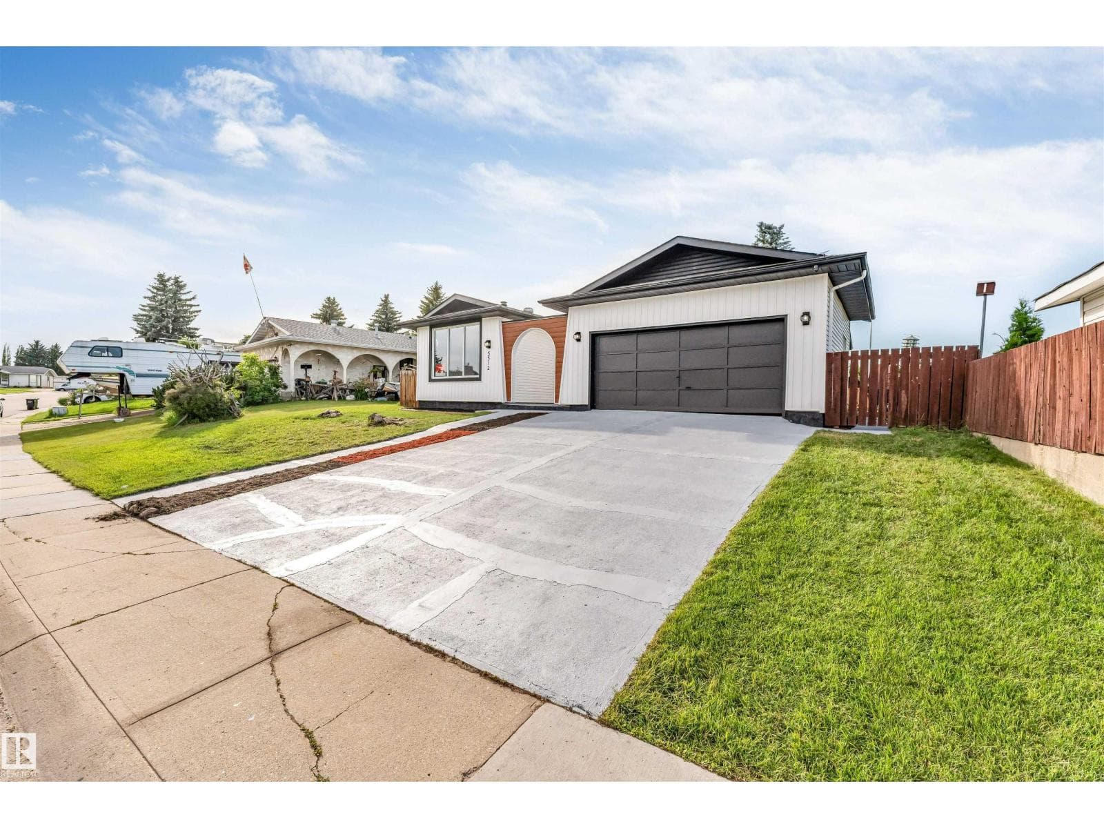 5512 150 AV NW — photo 3