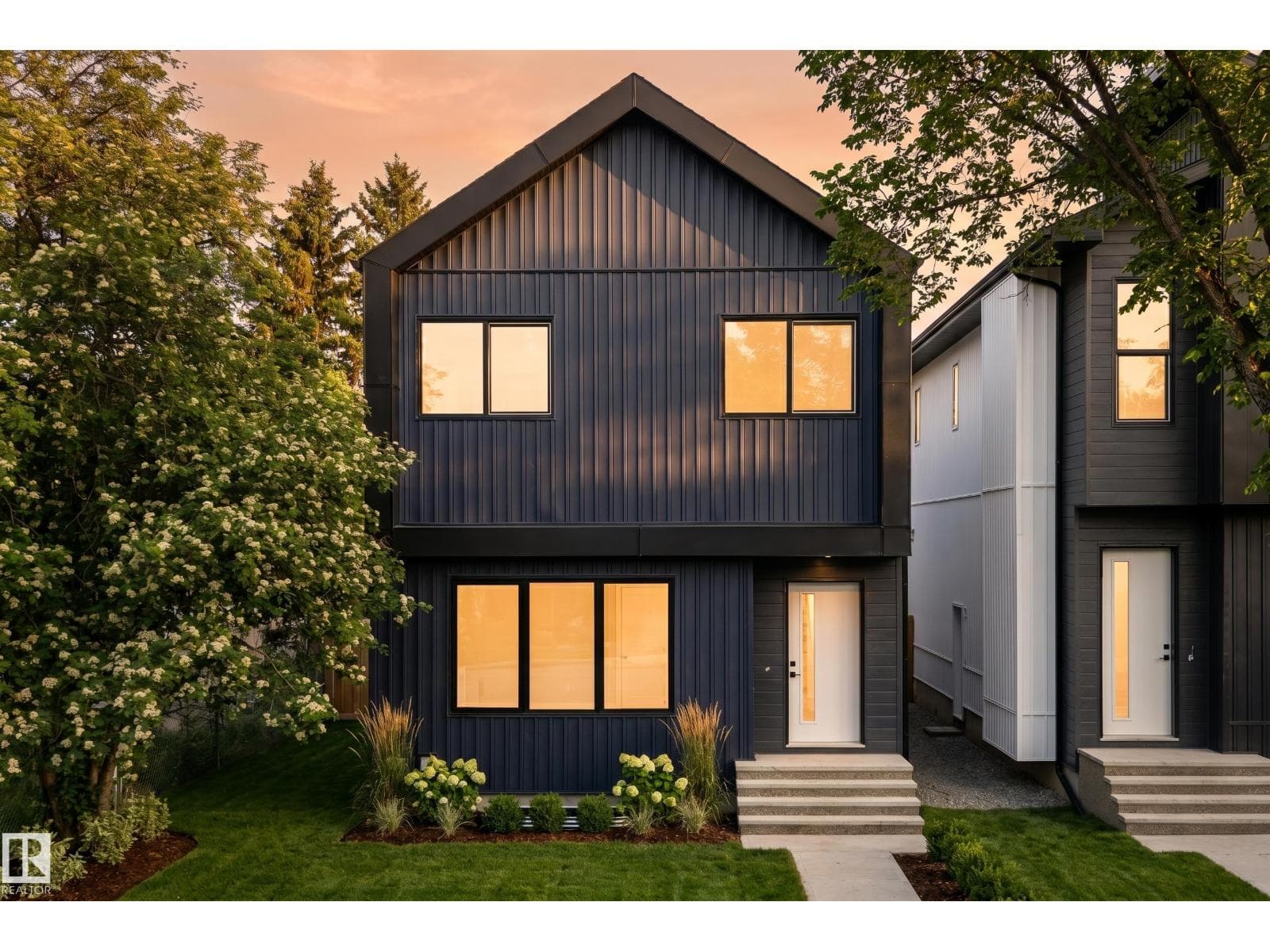 10815 152 ST NW