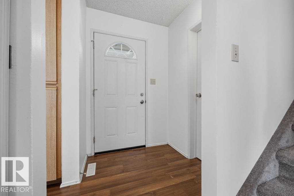 #54 4403 RIVERBEND RD NW — photo 3
