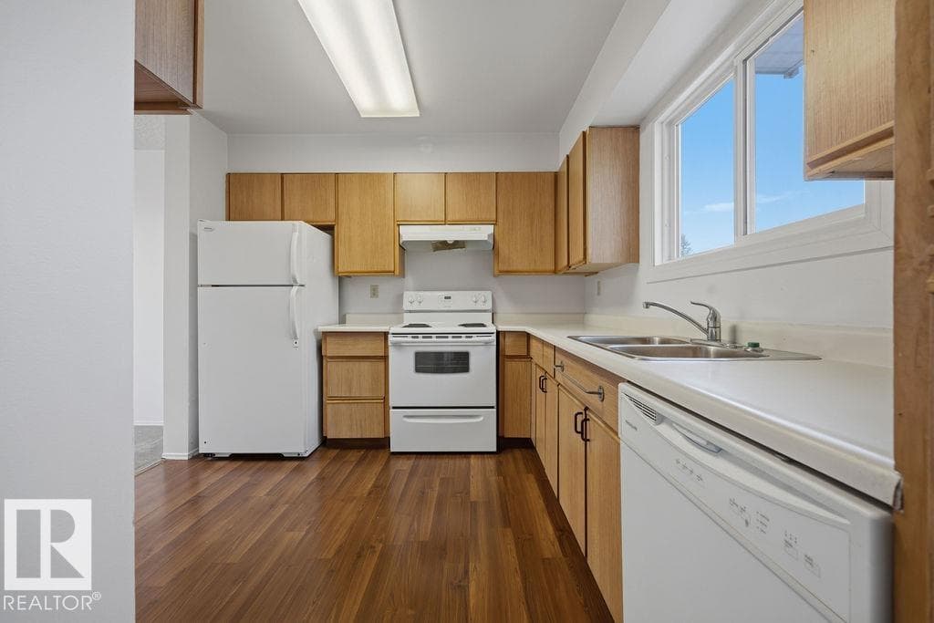 #54 4403 RIVERBEND RD NW — photo 5
