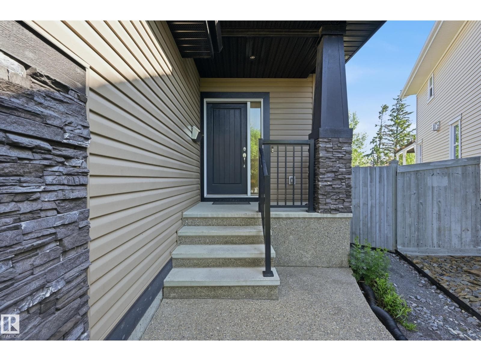 629 ORTONA WY NW — photo 3