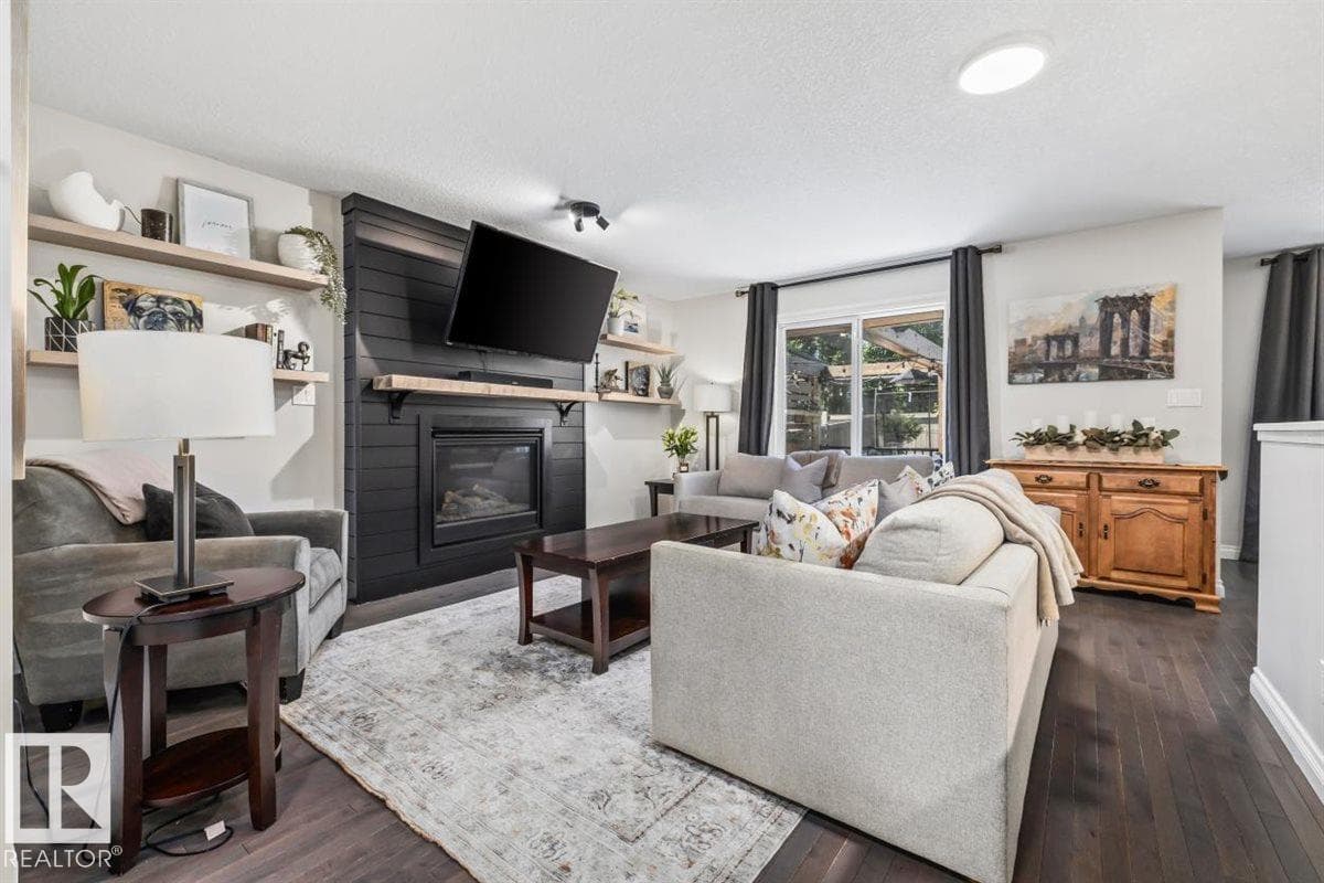 14 EDINBURGH CRT N