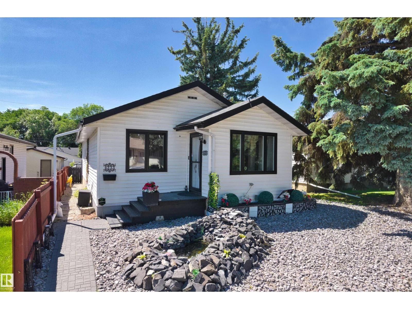 4233 116 AV NW — photo 3