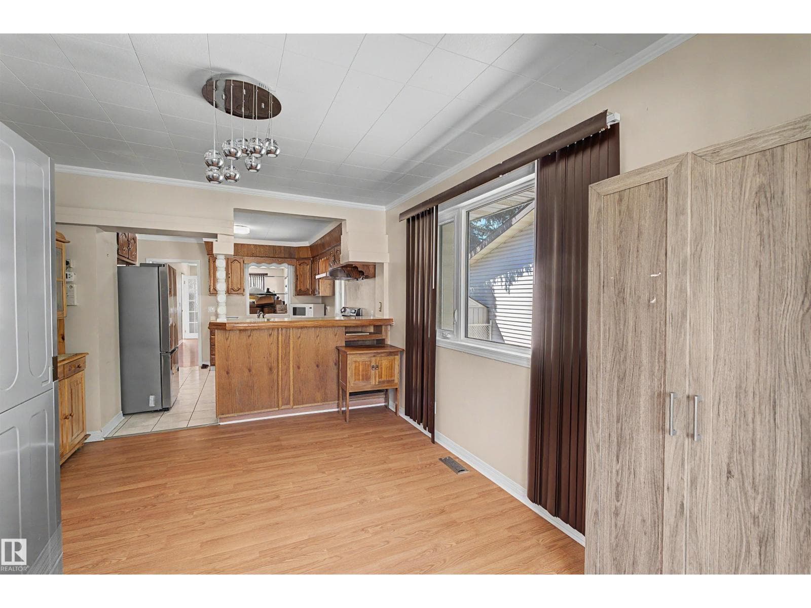 4233 116 AV NW — photo 4