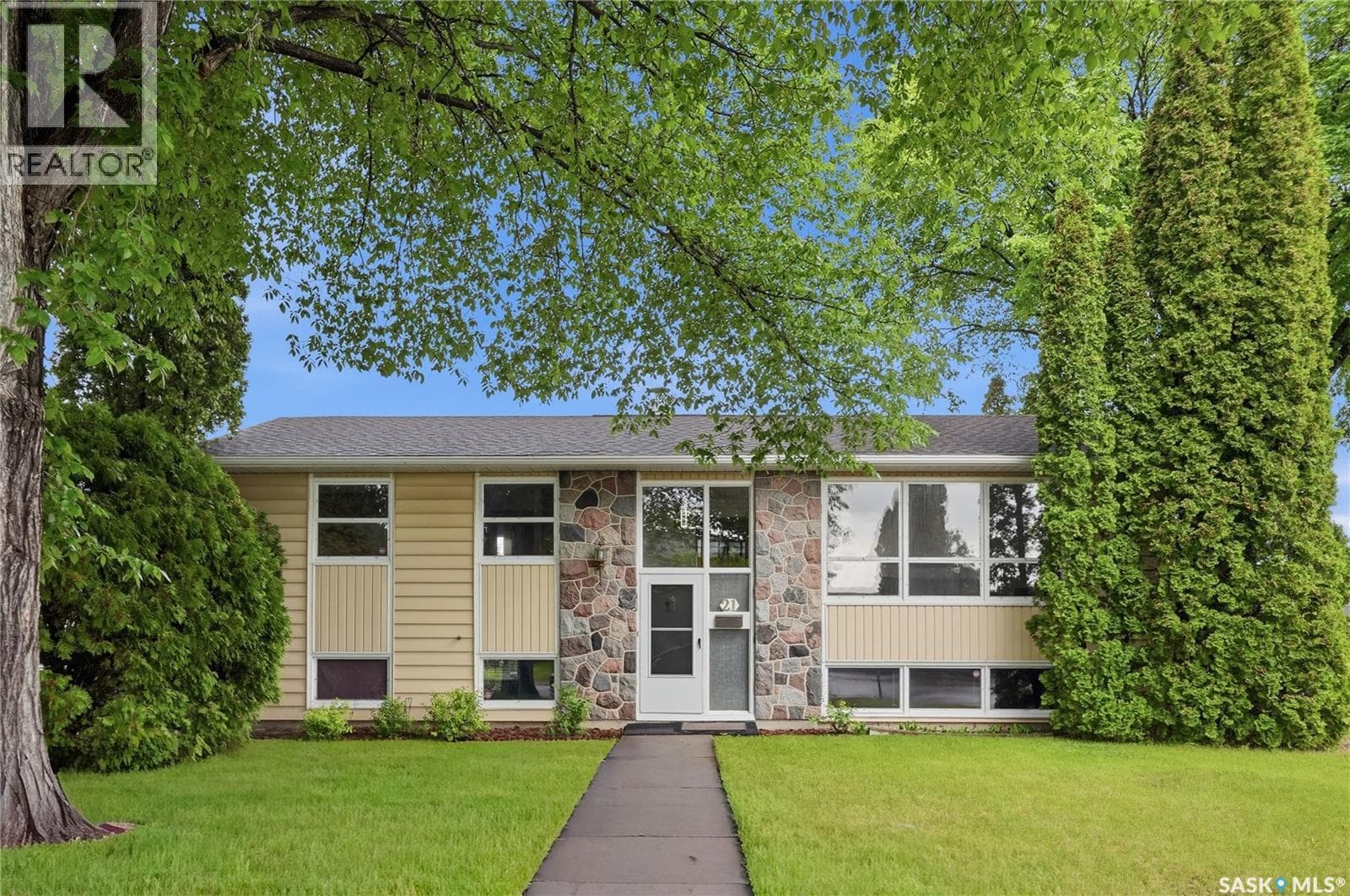 21 Bateman CRESCENT