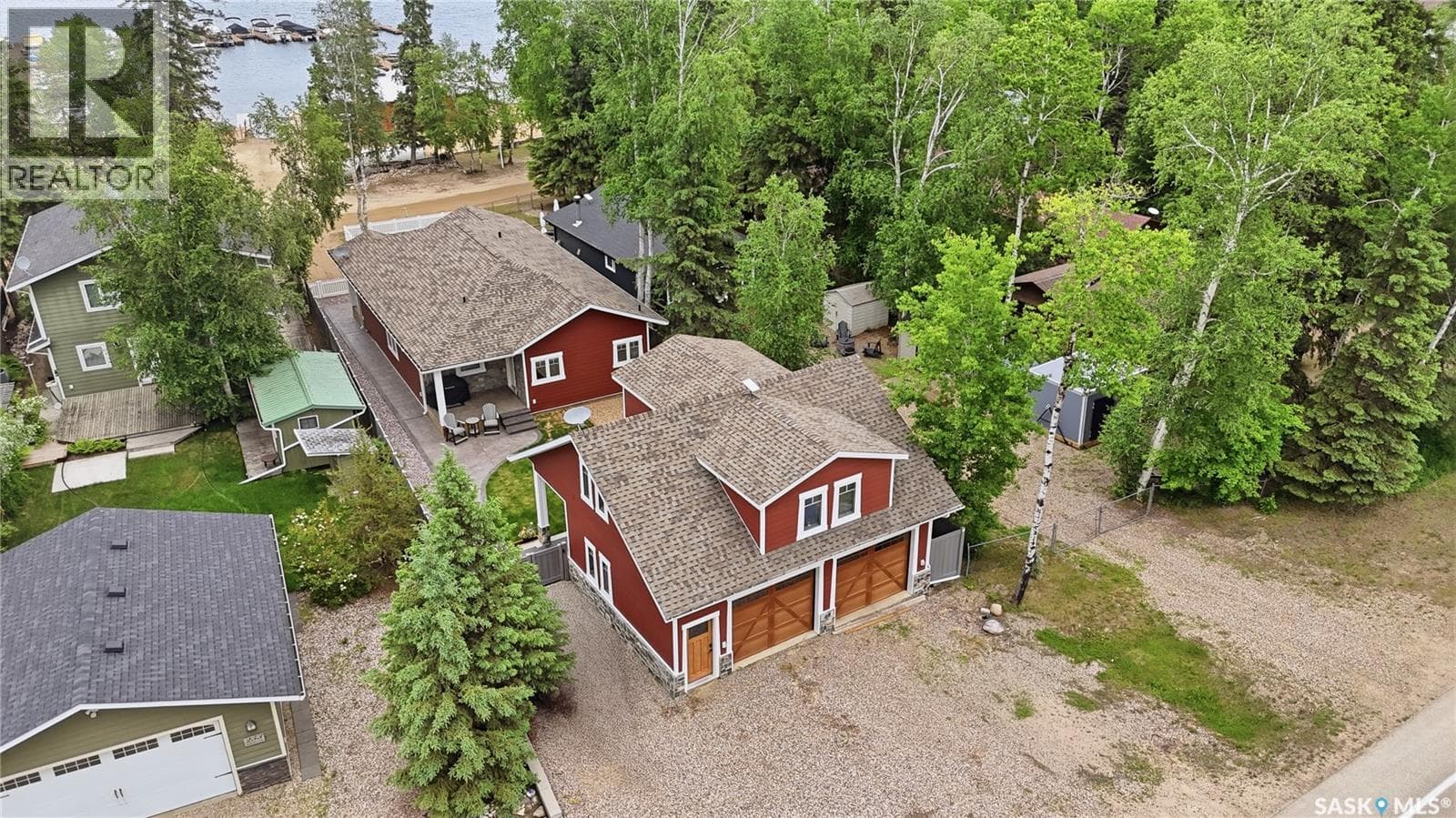 251 Lakeshore DRIVE — photo 2