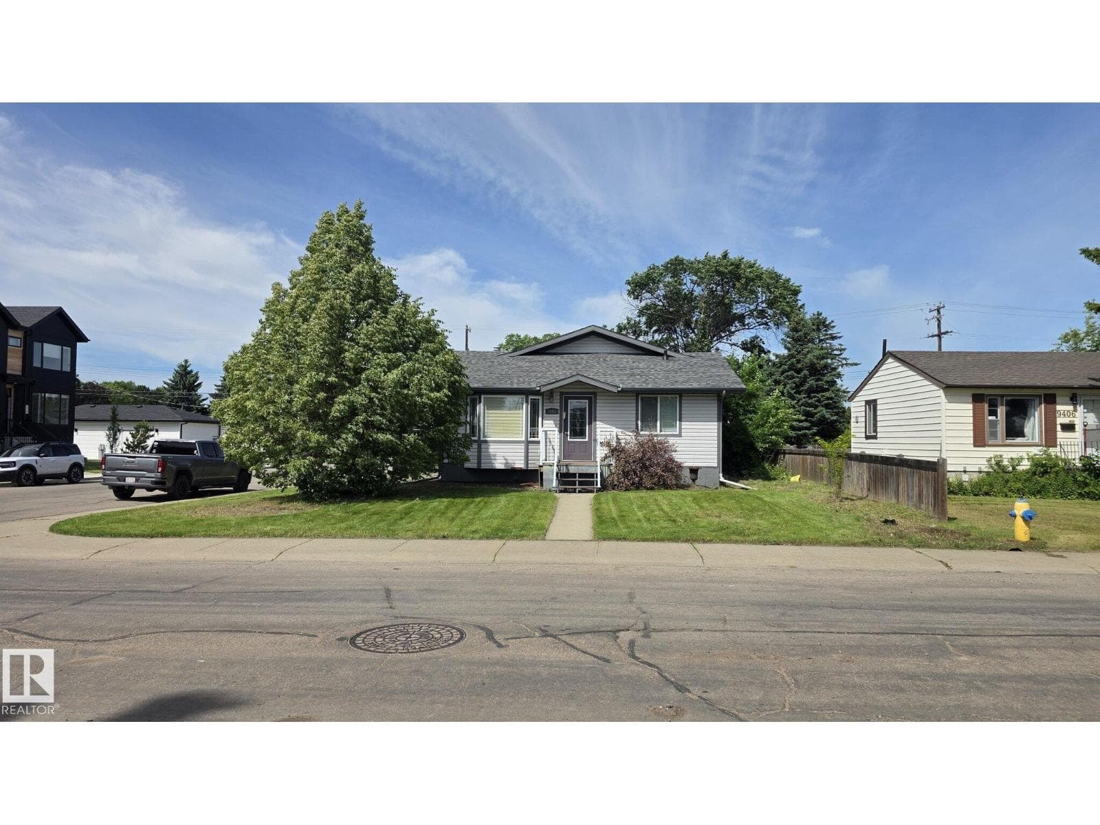 9402 153 ST NW NW
