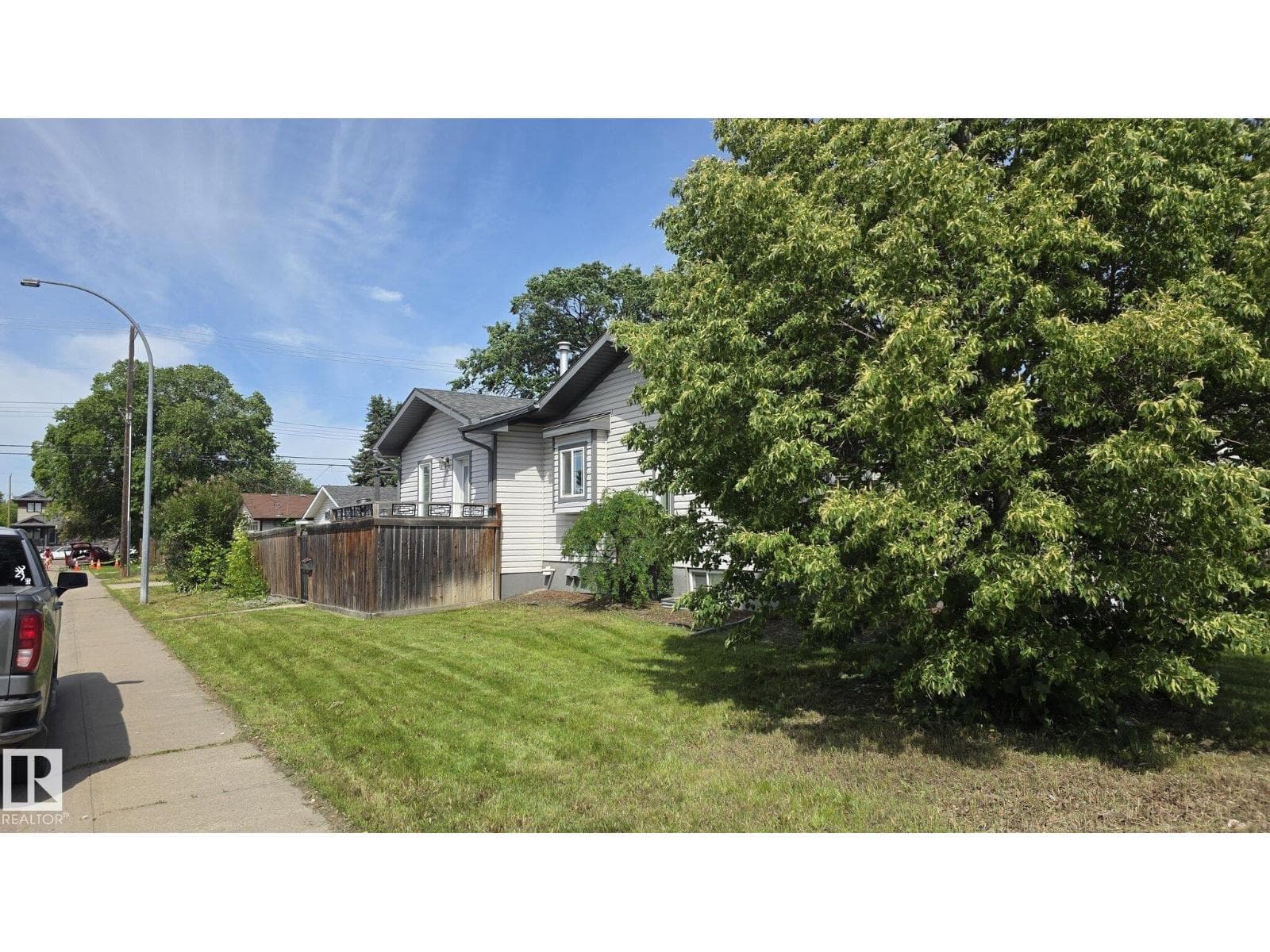 9402 153 ST NW NW — photo 4
