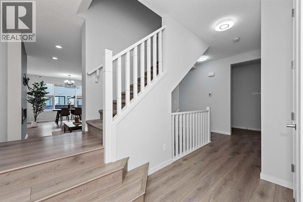 54 Seton Manor SE — photo 3