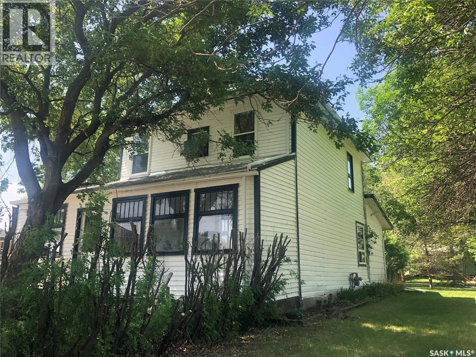 319 Carlyle STREET — photo 2
