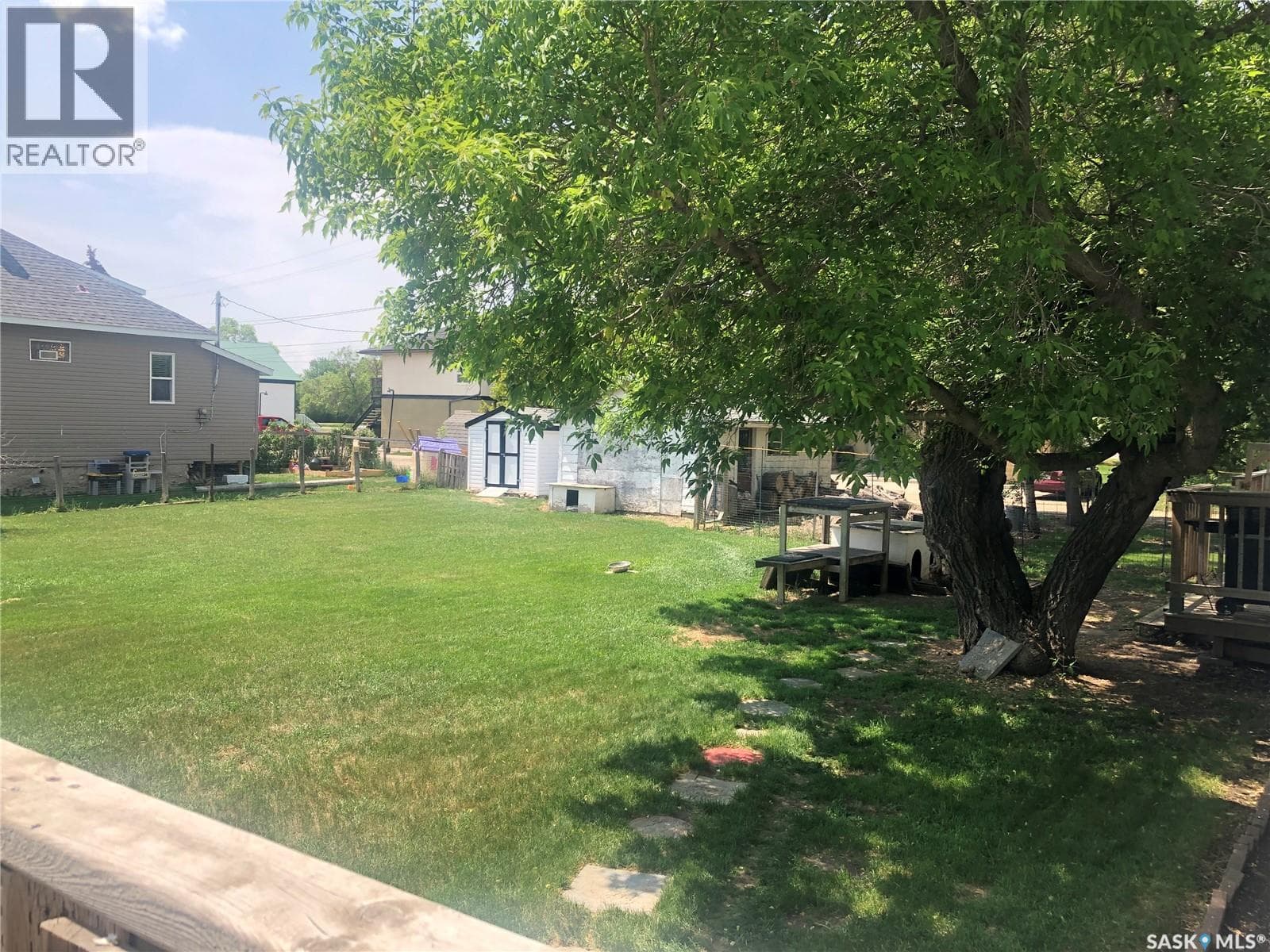 319 Carlyle STREET — photo 4