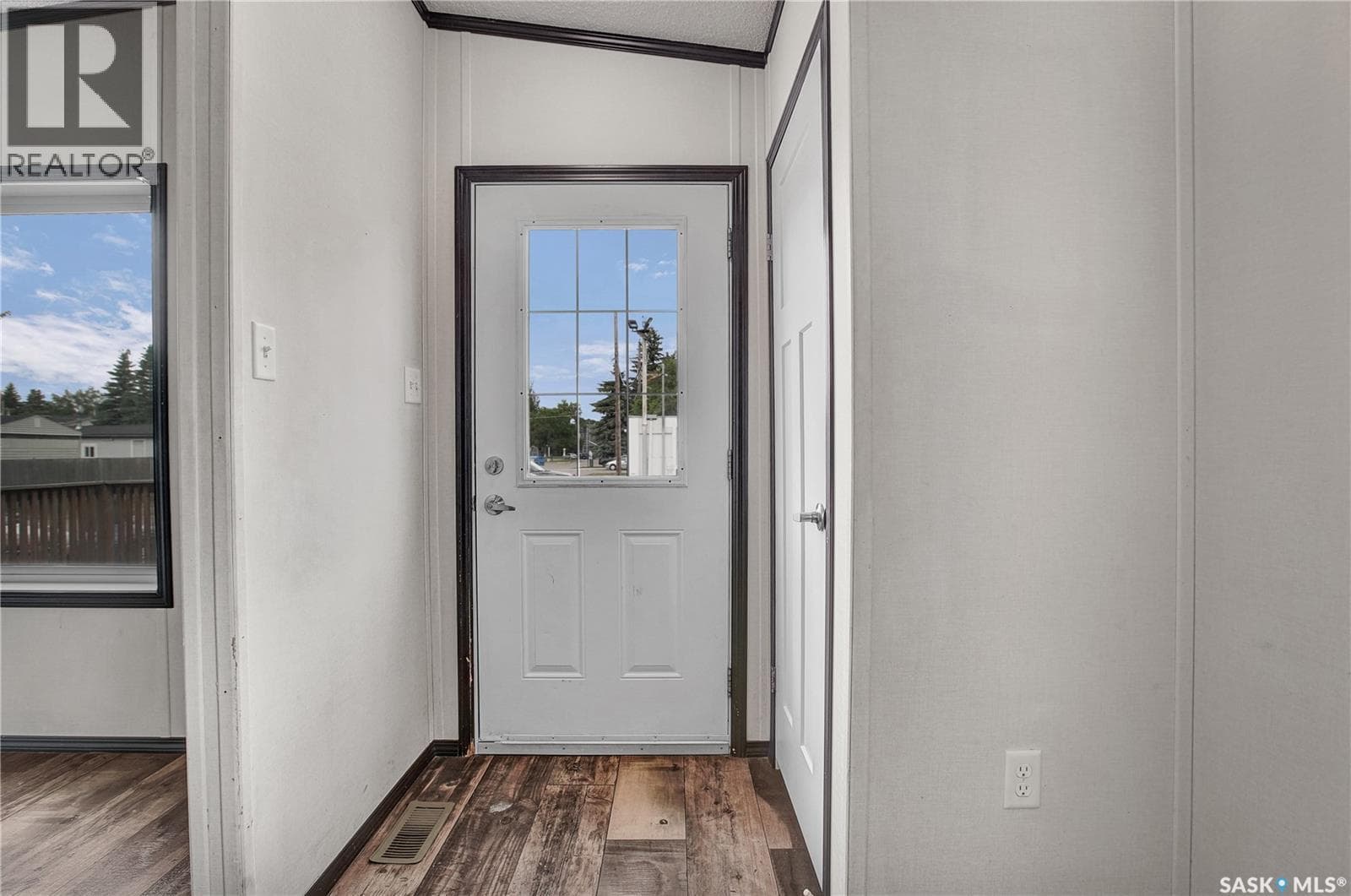 125 219 Grant STREET — photo 3