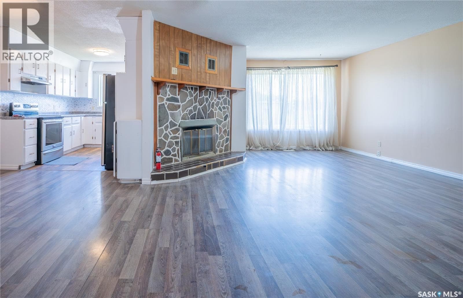 32 Clarke AVENUE — photo 2