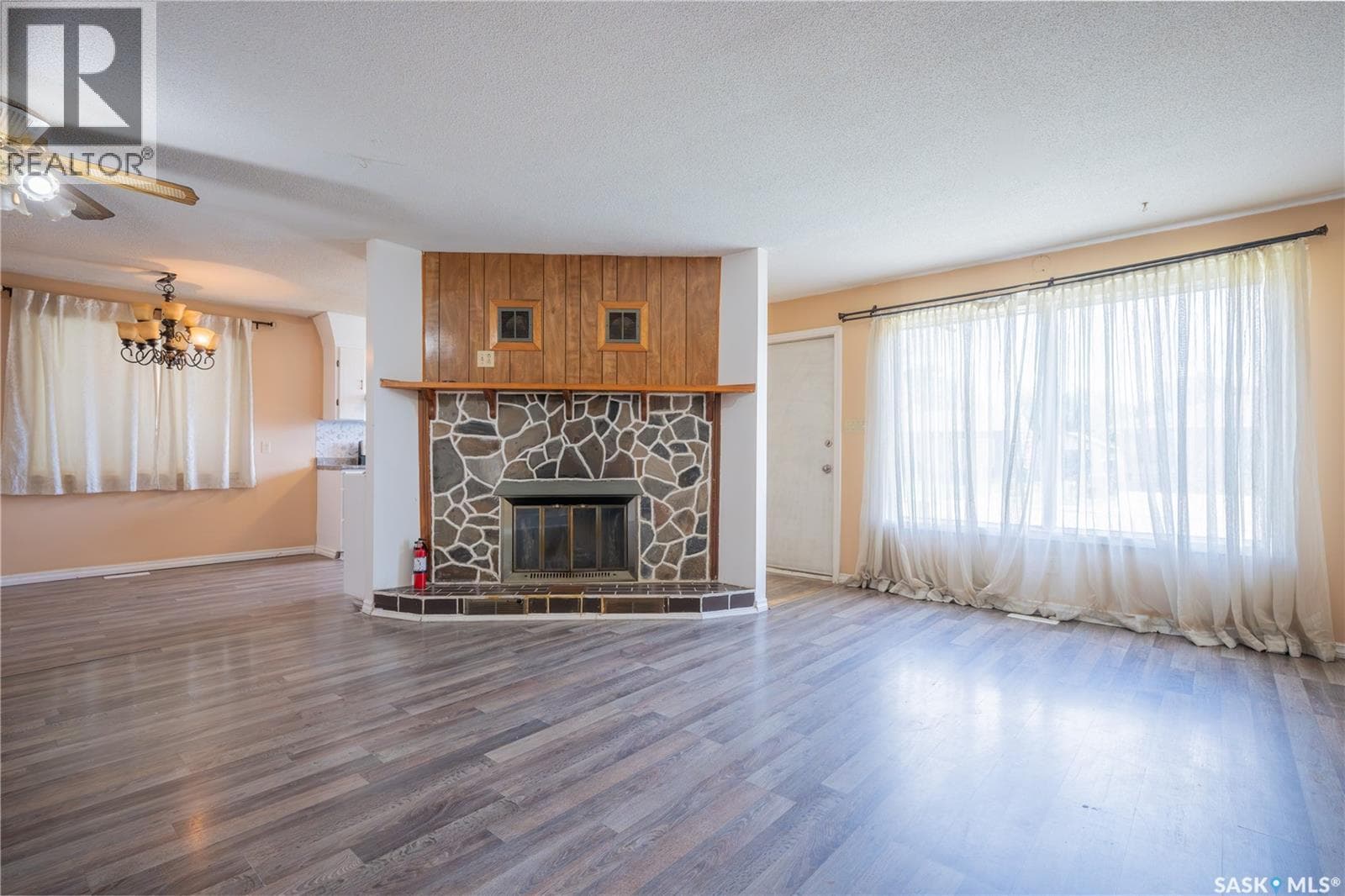 32 Clarke AVENUE — photo 5