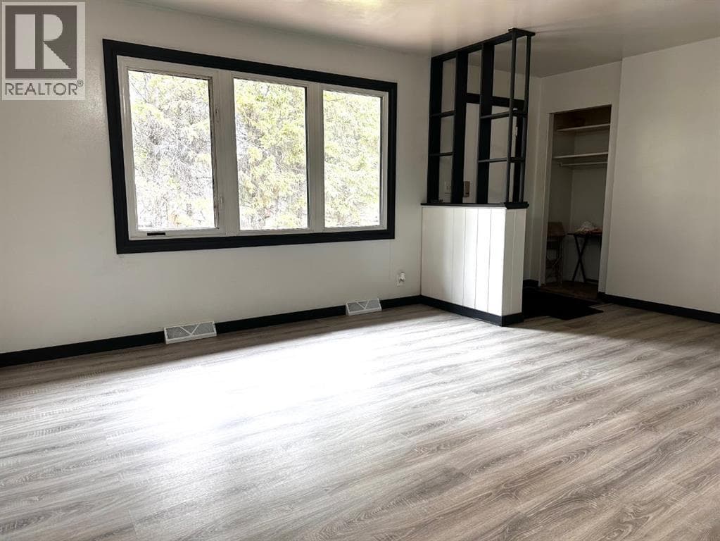5217 53A Avenue — photo 4