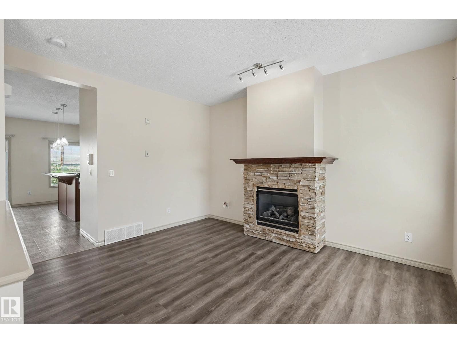 #92 13825 155 AV NW — photo 3