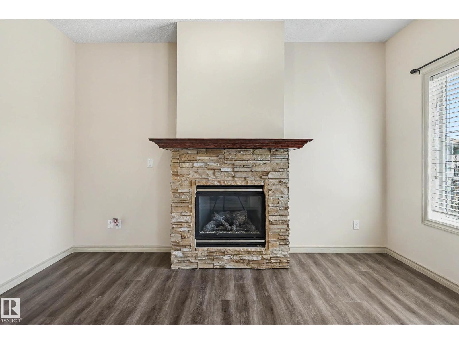 #92 13825 155 AV NW — photo 5