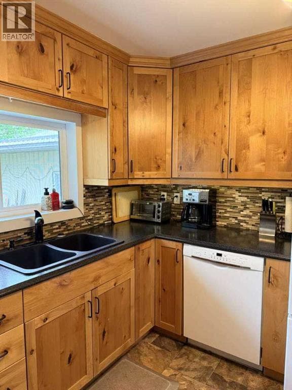 126 Douglas Drive — photo 5
