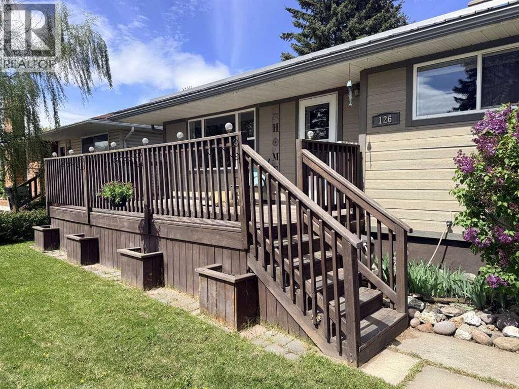 126 Douglas Drive — photo 2