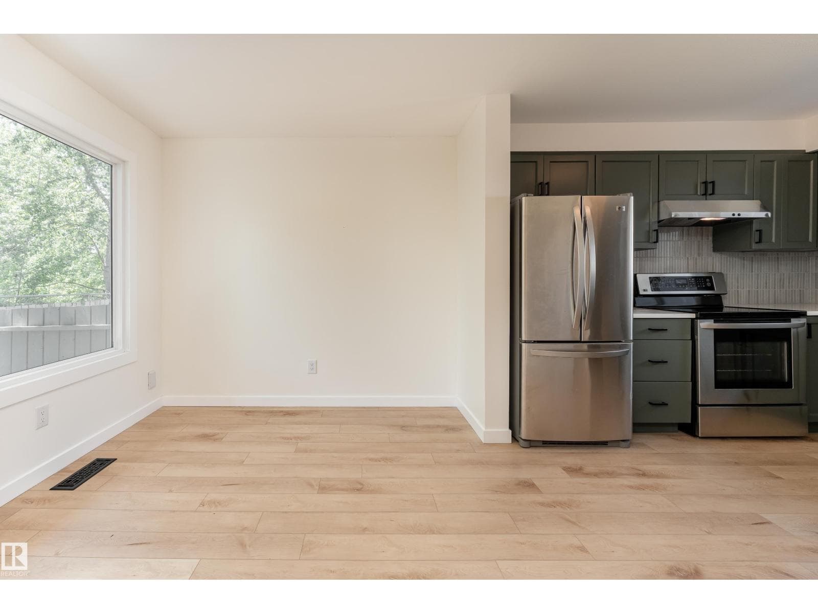 #10 1415 62 ST NW — photo 5