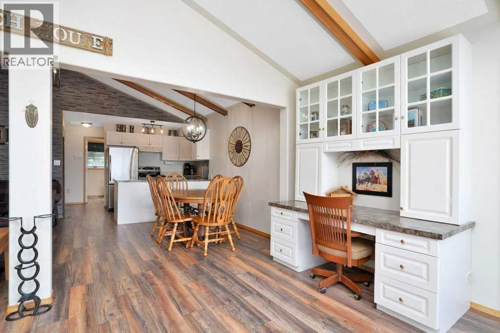 34 Beach Street E — photo 4