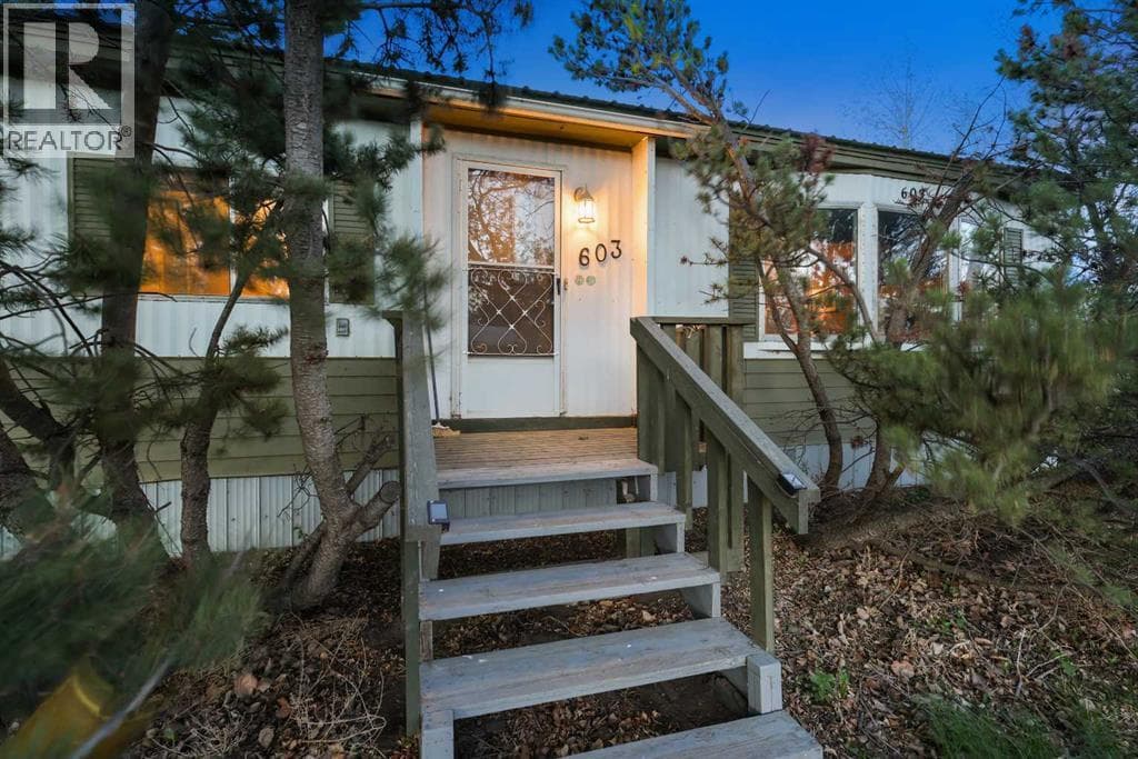 603 ALBERTA Avenue — photo 2