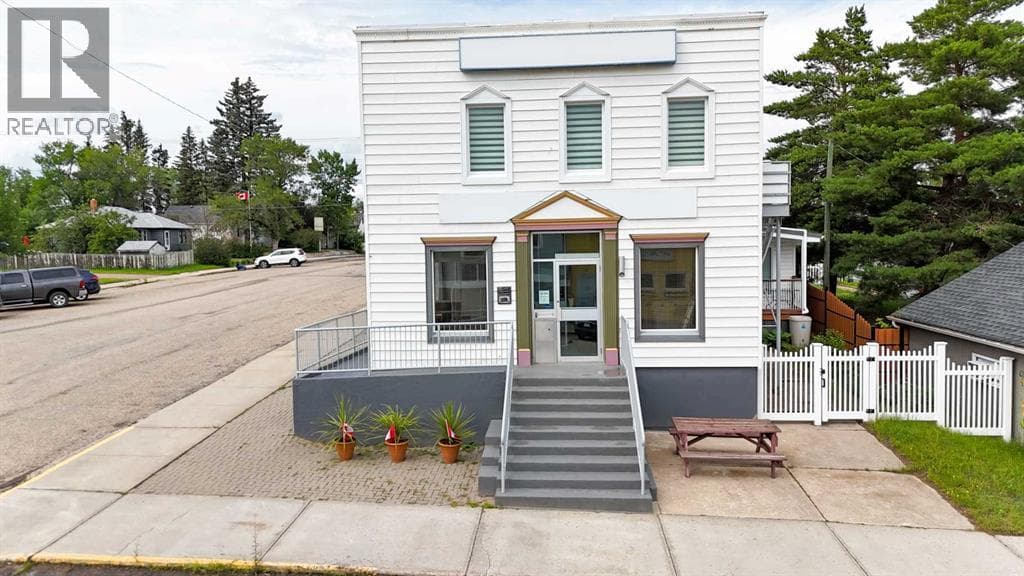 2124 20 Street — photo 3
