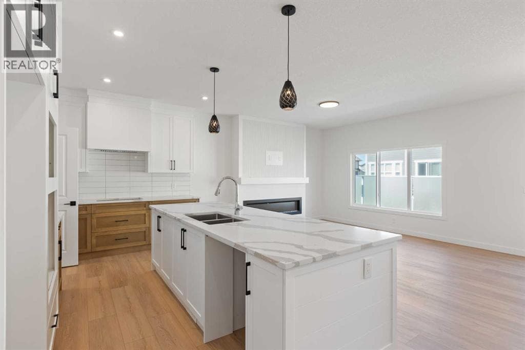 204 Monterey Bay SE — photo 4