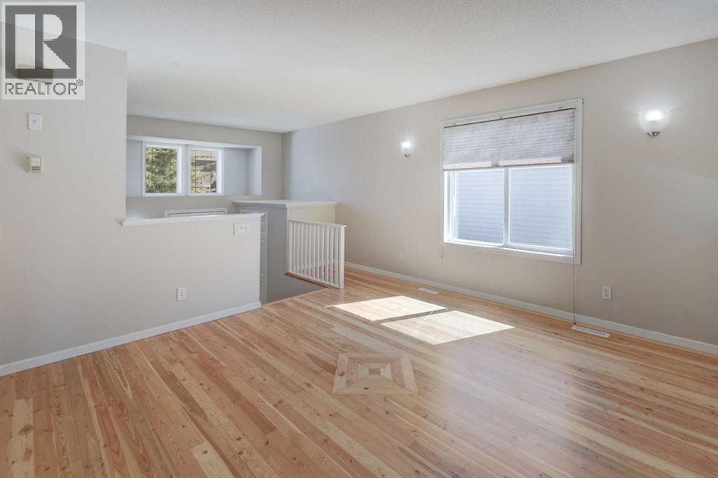 4 bed 2 bath single family at 7 Canoe Close — $499,900 — photo 8