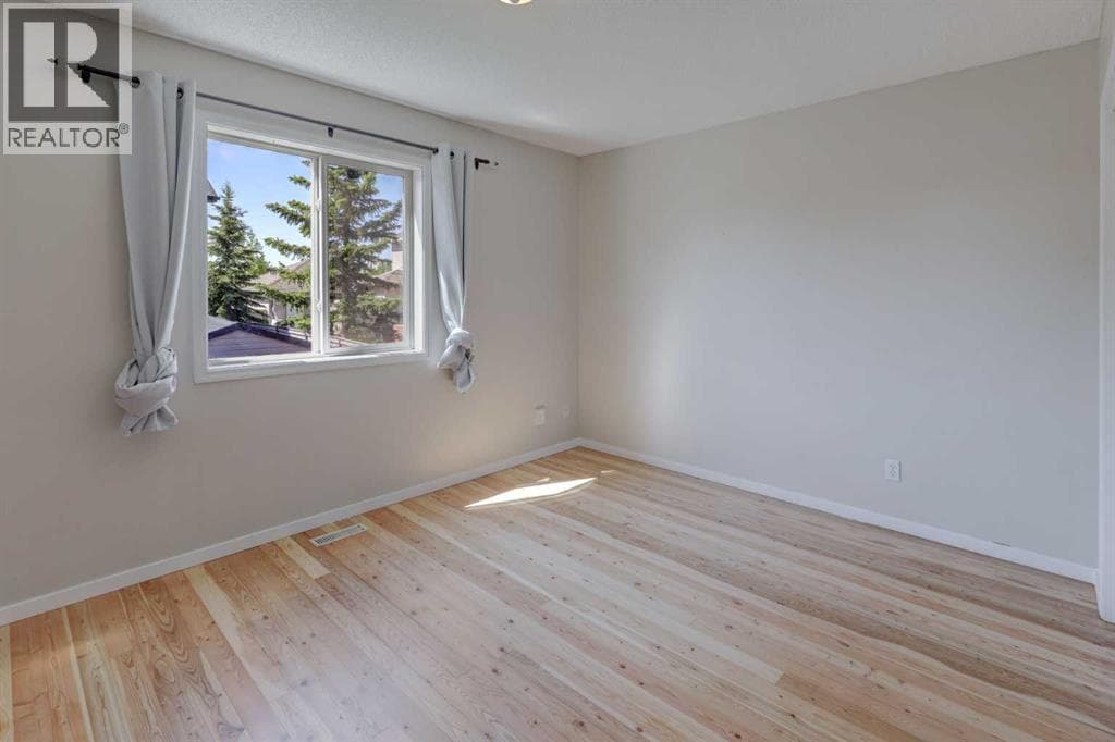 4 bed 2 bath single family at 7 Canoe Close — $499,900 — photo 12