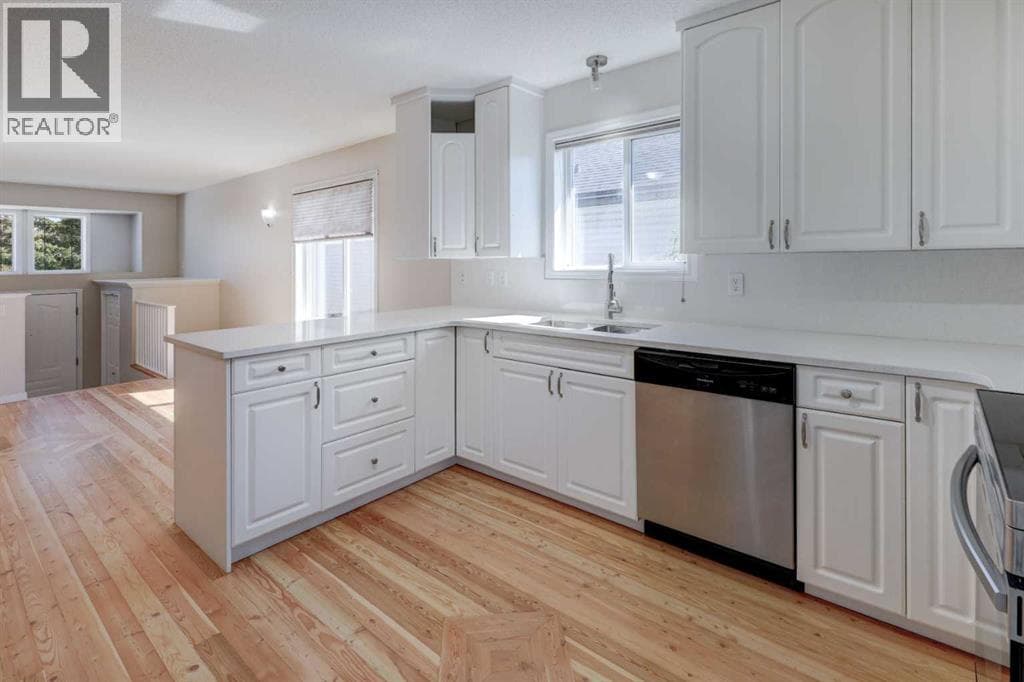 4 bed 2 bath single family at 7 Canoe Close — $499,900 — photo 10
