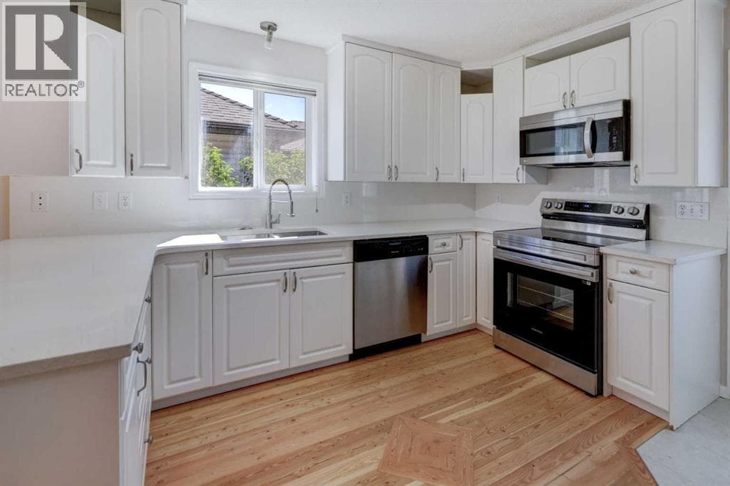 4 bed 2 bath single family at 7 Canoe Close — $499,900 — photo 9