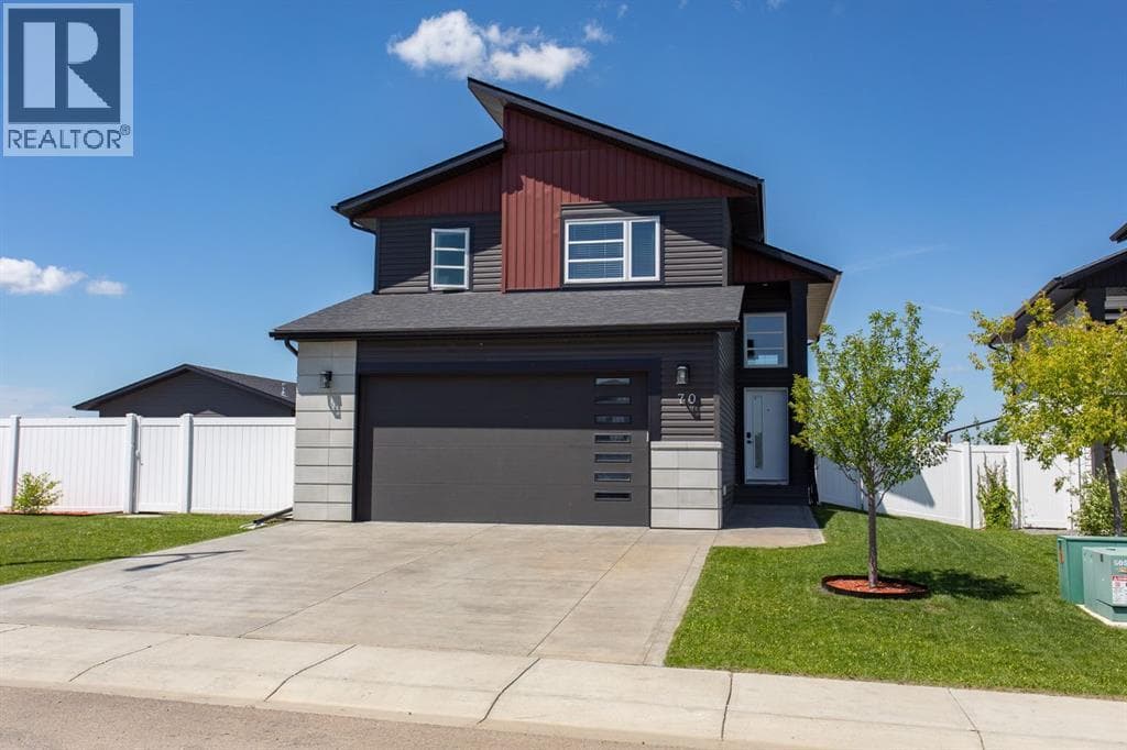 70 PARLBY Crescent — photo 2