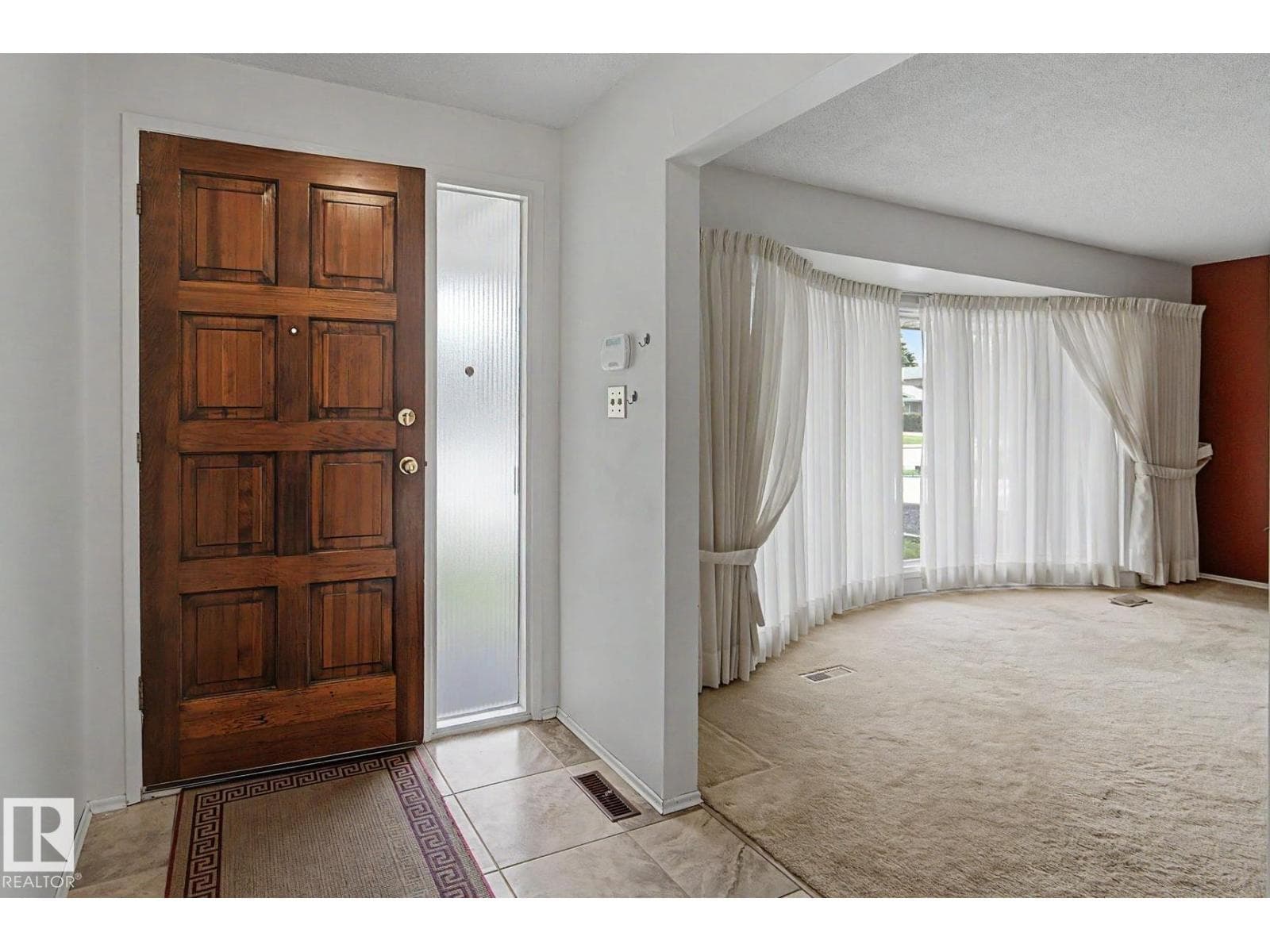 5112 143 ST NW — photo 3