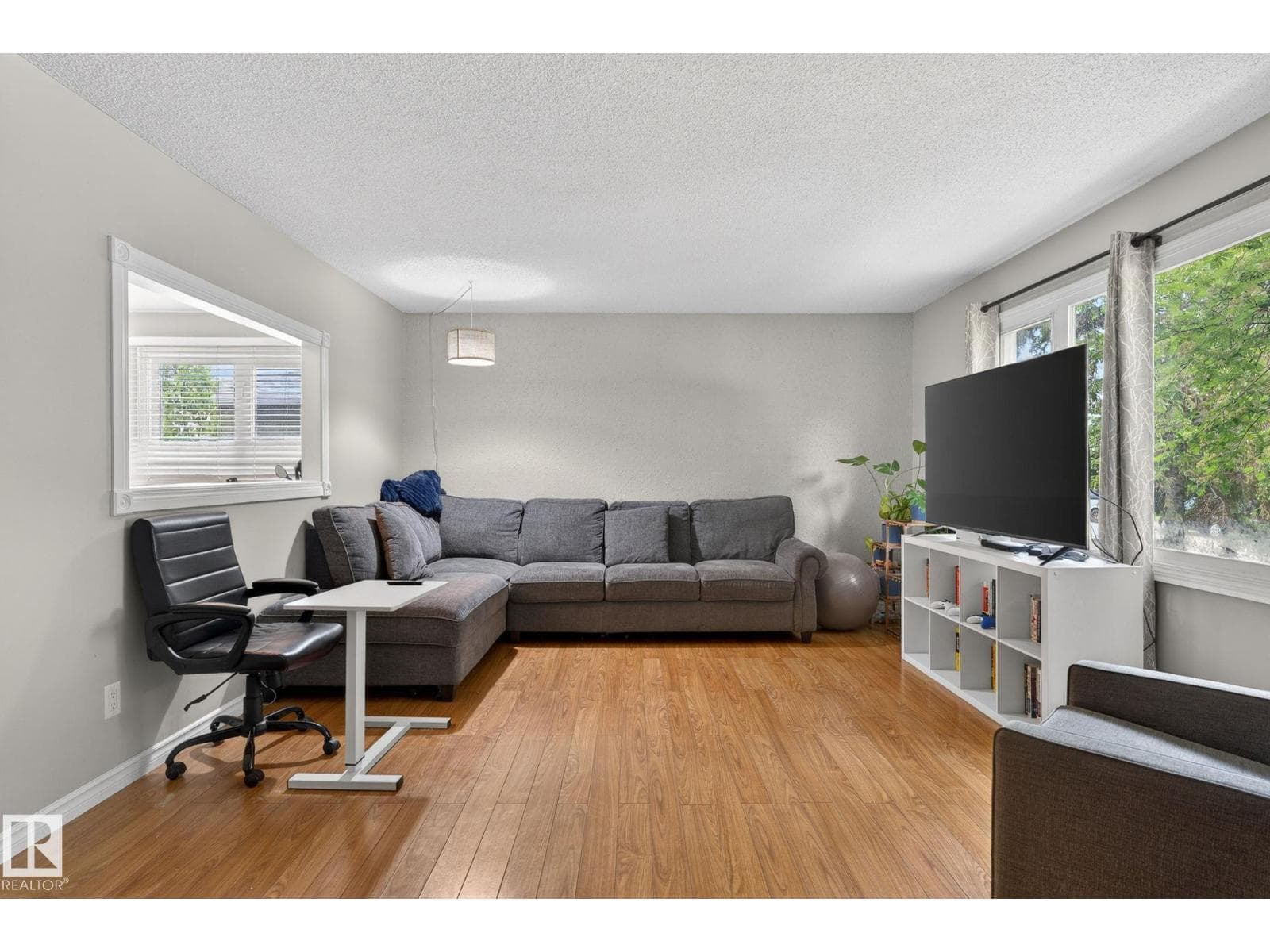 7804 136 AV NW — photo 4