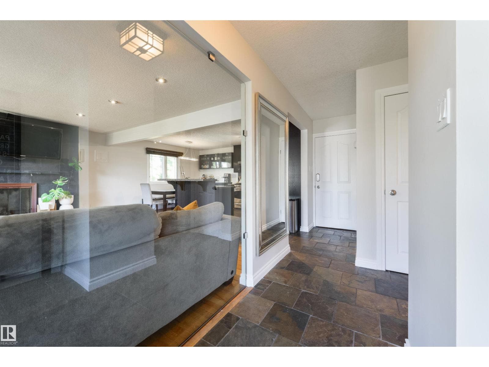 8917 162 ST NW — photo 5