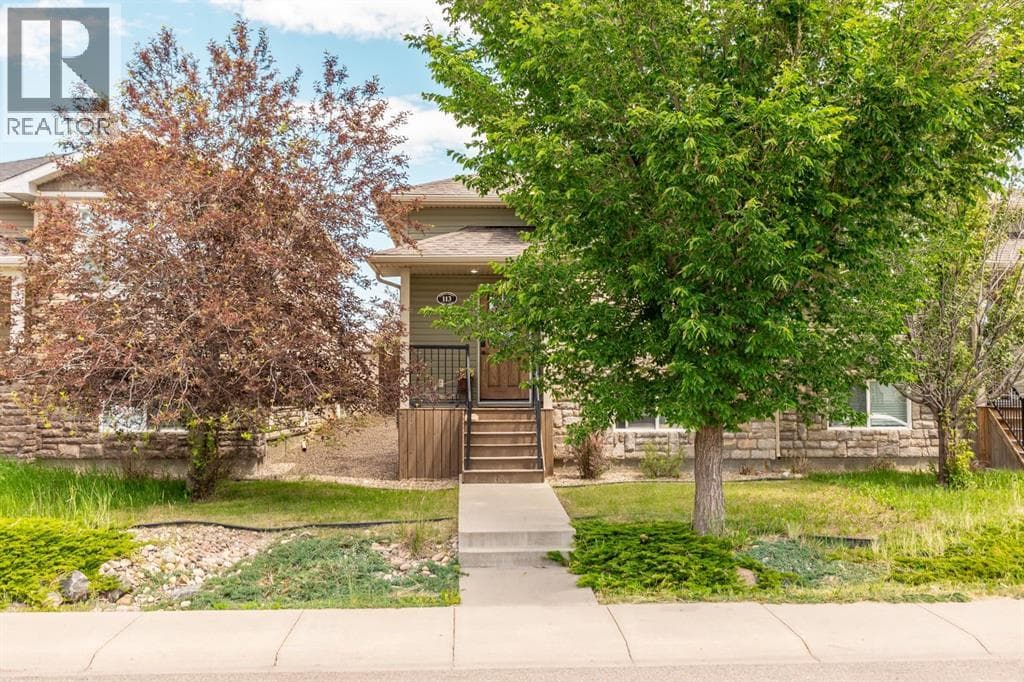 113 Mount Sundial Court W — photo 2