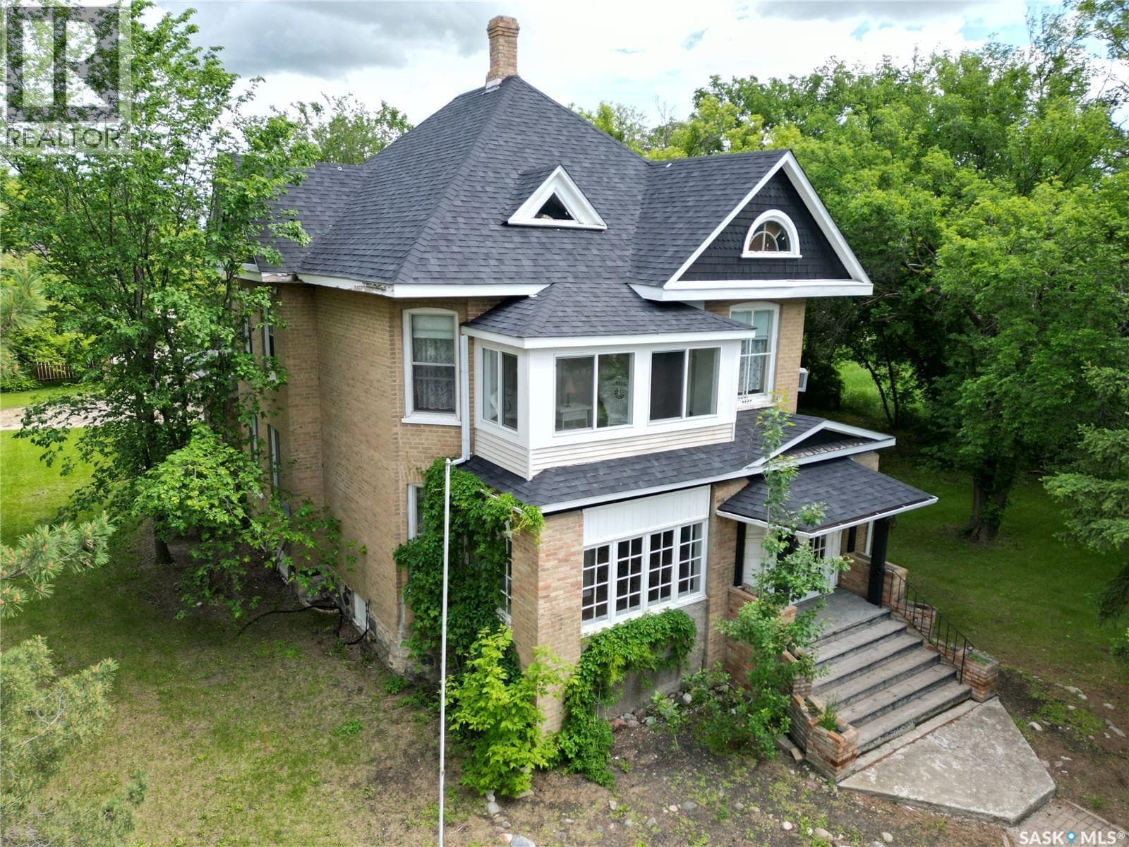106 Front STREET
