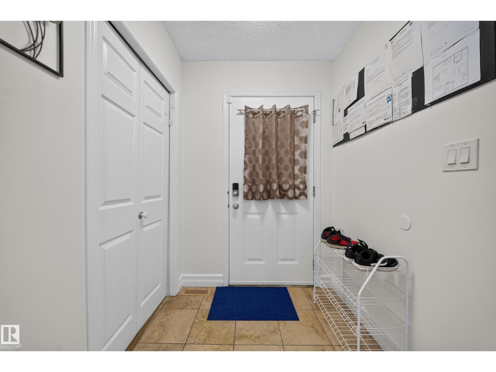 #4 4350 23 ST NW — photo 4