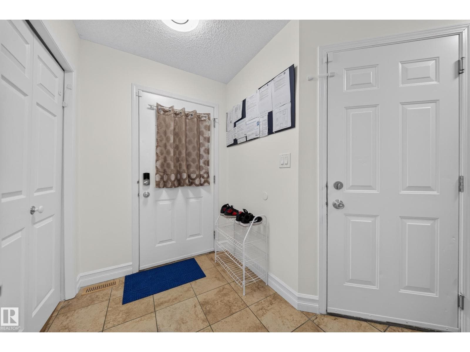 #4 4350 23 ST NW — photo 5