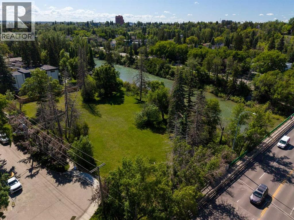 415 40 Avenue SW — photo 3