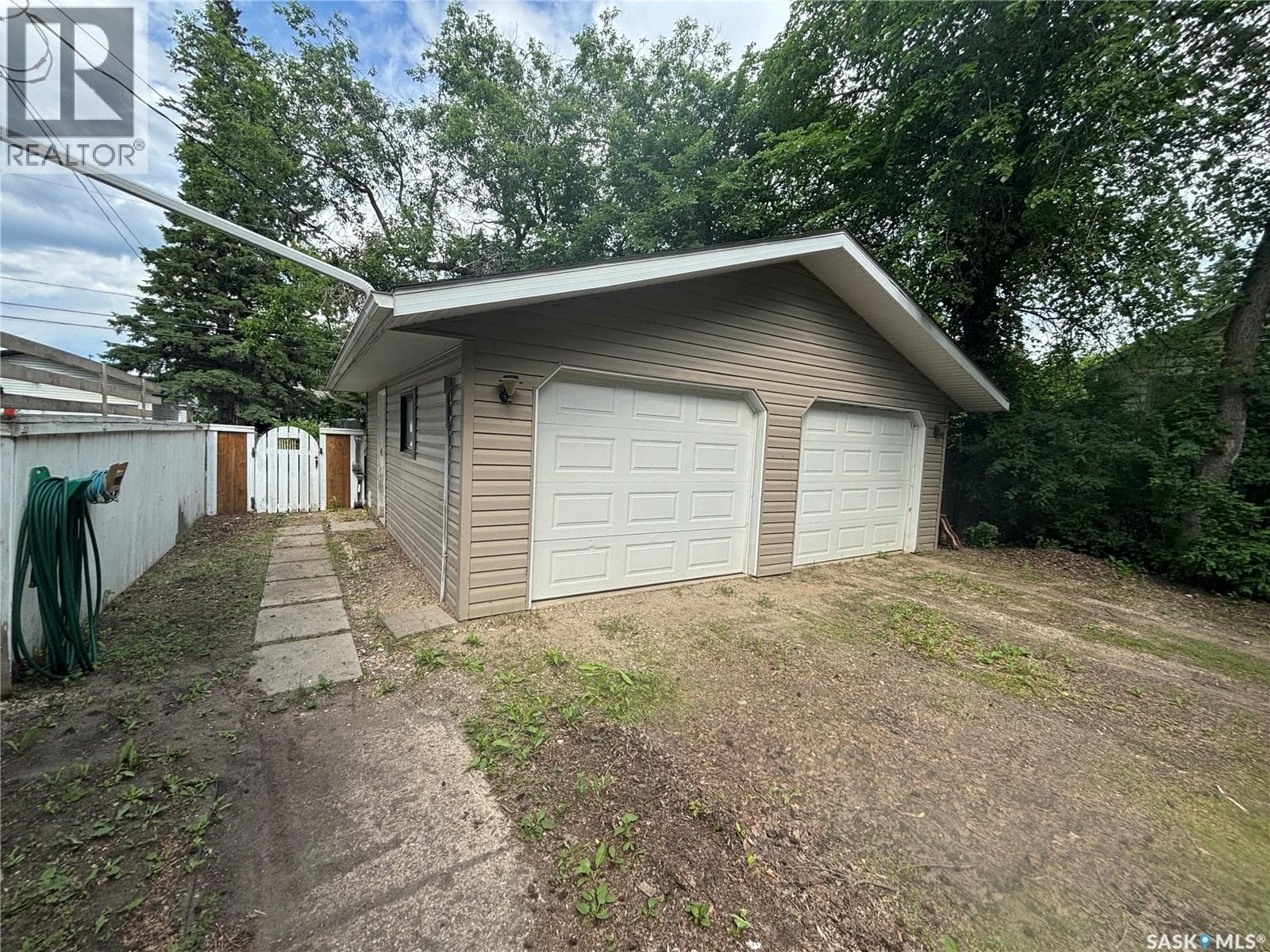 208 Stovel AVENUE E — photo 5