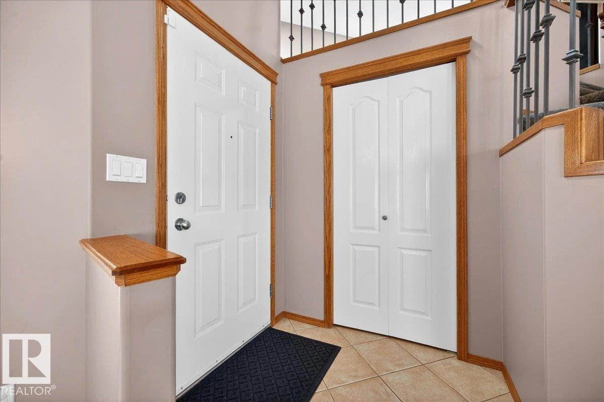 11824 13 AV NW — photo 5