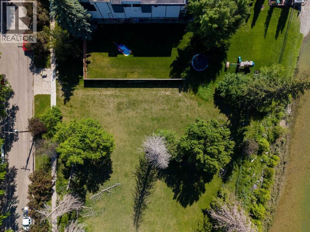 407 40 Avenue SW — photo 2