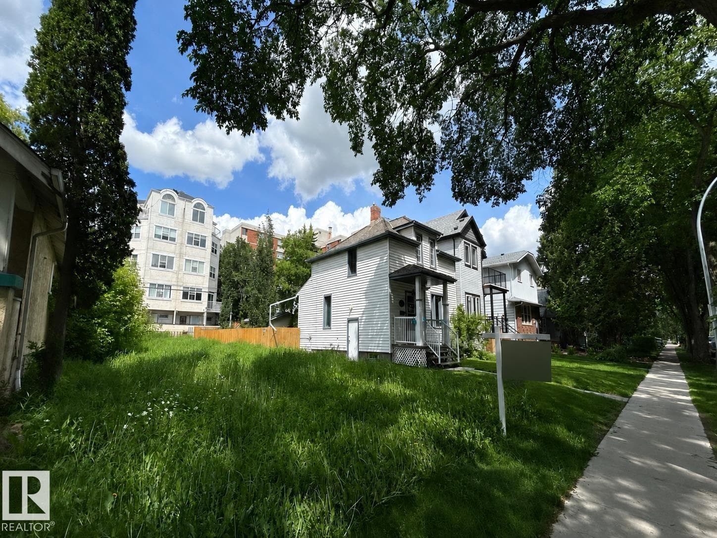 10936 81 AV NW — photo 4