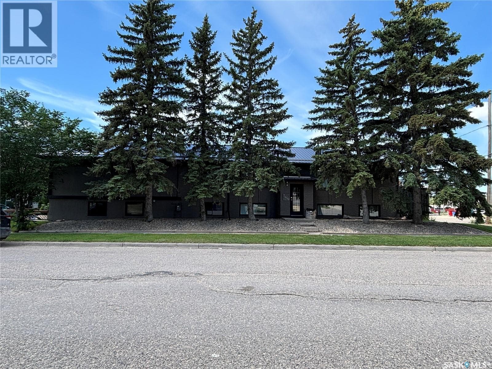 2440 ABBOTT ROAD — photo 2